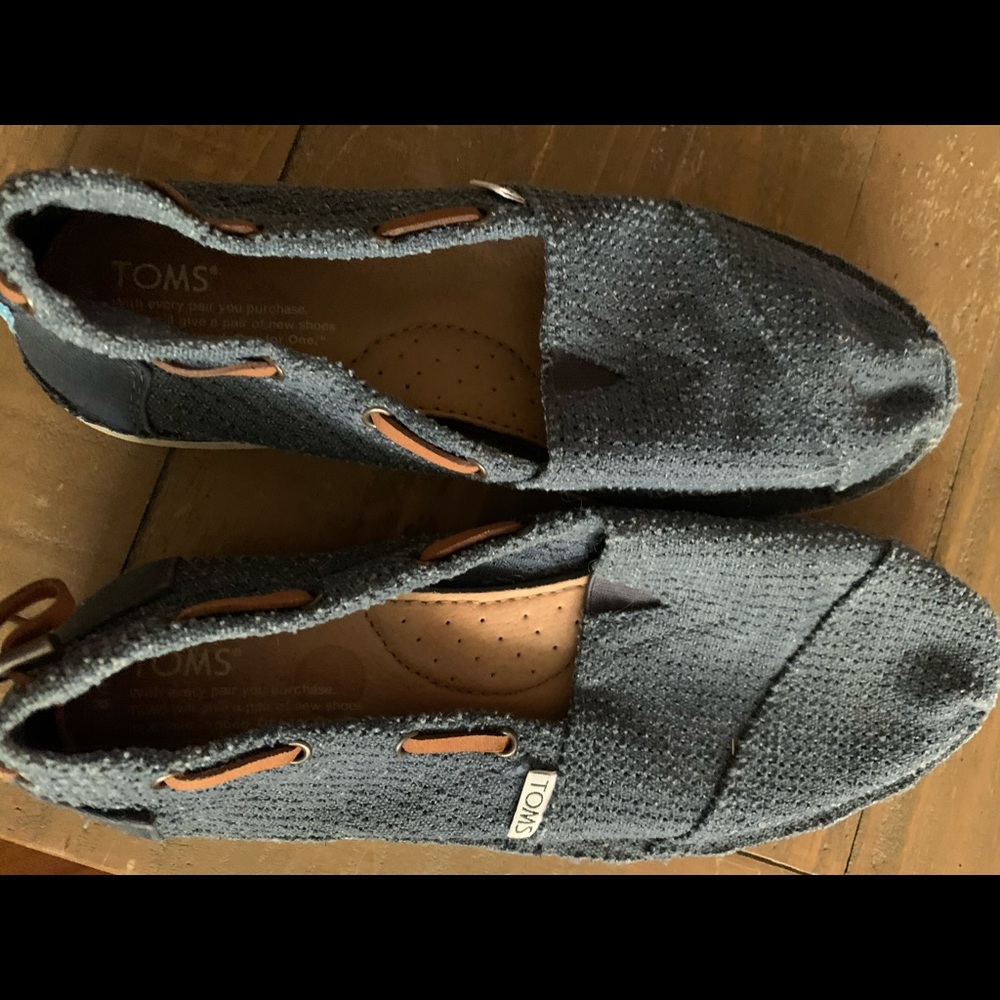 TOMS canvas slip on (Navy) size 8